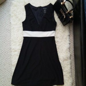 Moda International Black and White Sleevless Dress